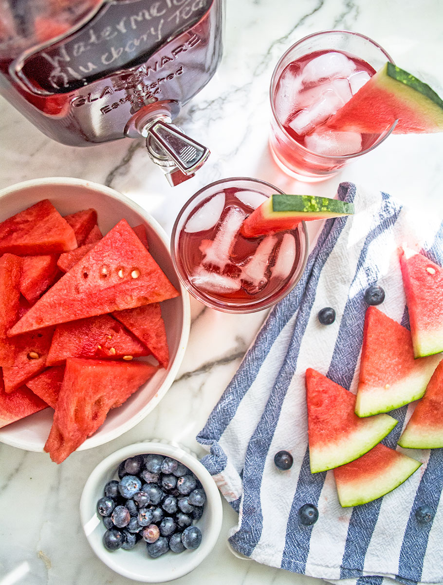 lemonsnbasil's tweet photo. This Watermelon Blueberry Sun Tea is delightfully refreshing and full of flavor – the perfect thirst-quencher as the weather warms up! https://t.co/gJV9gvaEOd #sproutspartner @sproutsfm #suntea https://t.co/eBhOcc0h6Z