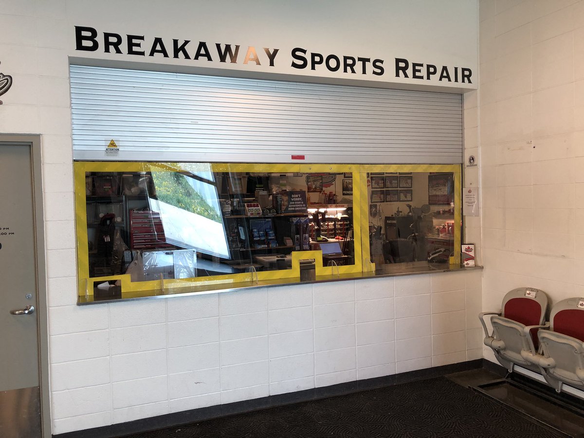 BreakawaySR's tweet photo. #TodayAtBreakaway #ProtectingUs #ProtectingYou Plexiglass and vinyl curtain installed. #ShoutOut to Ben Emino and Industrial Plastics and Paints 👍🏻👍🏻 https://t.co/1AAvrSG2ak