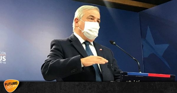 futurofm's tweet photo. VIDEO // "Ya respondí la pregunta": Mañalich y el choque con periodista durante reporte diario #QuedateEnRadio https://t.co/fgoPKfdAQd https://t.co/Kn3OG0srdQ