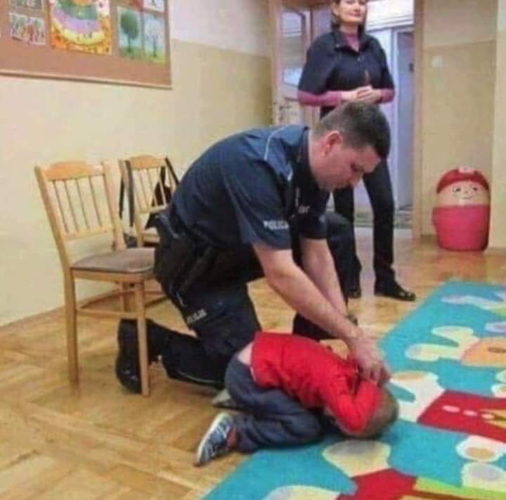 efyyim's tweet photo. NYDP just arrest a 4-yo innocent boy during protests.
#FreeAmerica #GeorgeFloyd #americareality #childlivesmatter #BlackLivesMatter https://t.co/esxS8kIQHW