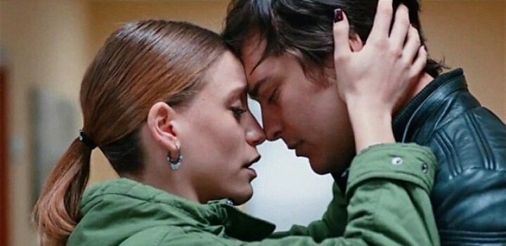 sen izini sürdüğüm kuyruklu yıldızım🍂