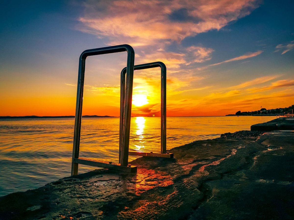 anapuzar's tweet photo. Captured 🙂😎
#LoveMyHuawei
@HuaweiMobile #HuaweiP30Pro #CapturedOnHuawei @HuaweiDeviceUSA
#HuaweiMobile @ZoranStricevic @HuaweiMobileUK
@huaweimobilers @HuaweiMobileDe #huaweimobilesi @huaweimobilefr @Croatia_hr @eZadar @misangenius @AntenaZadar @DarthChillash @mordulj #sunset https://t.co/oTs69Aht1y
