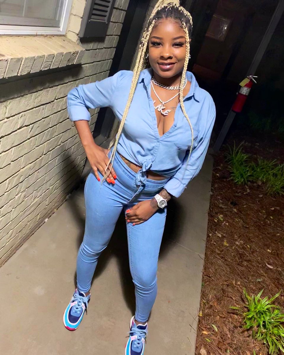 GettEm_Layy's tweet photo. Get Respect In Every City ✍🏽🦍🥶 #AAMUalumni #AAMU20 #Chanel #Denim #CEOLAKE #VIRAL #TRENDING Follow me on IG @GettEm_Layy 🤍 https://t.co/OKA0xZd1VH