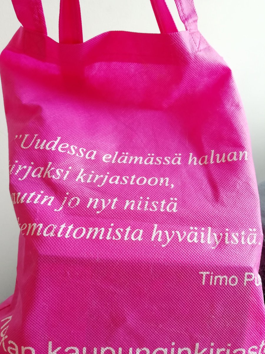 ananas2go's tweet image. #TarinoitaMaailmalta nyt maanantaina 20.30 ja minäkin toivottavasti hereillä vielä 10 min päästä