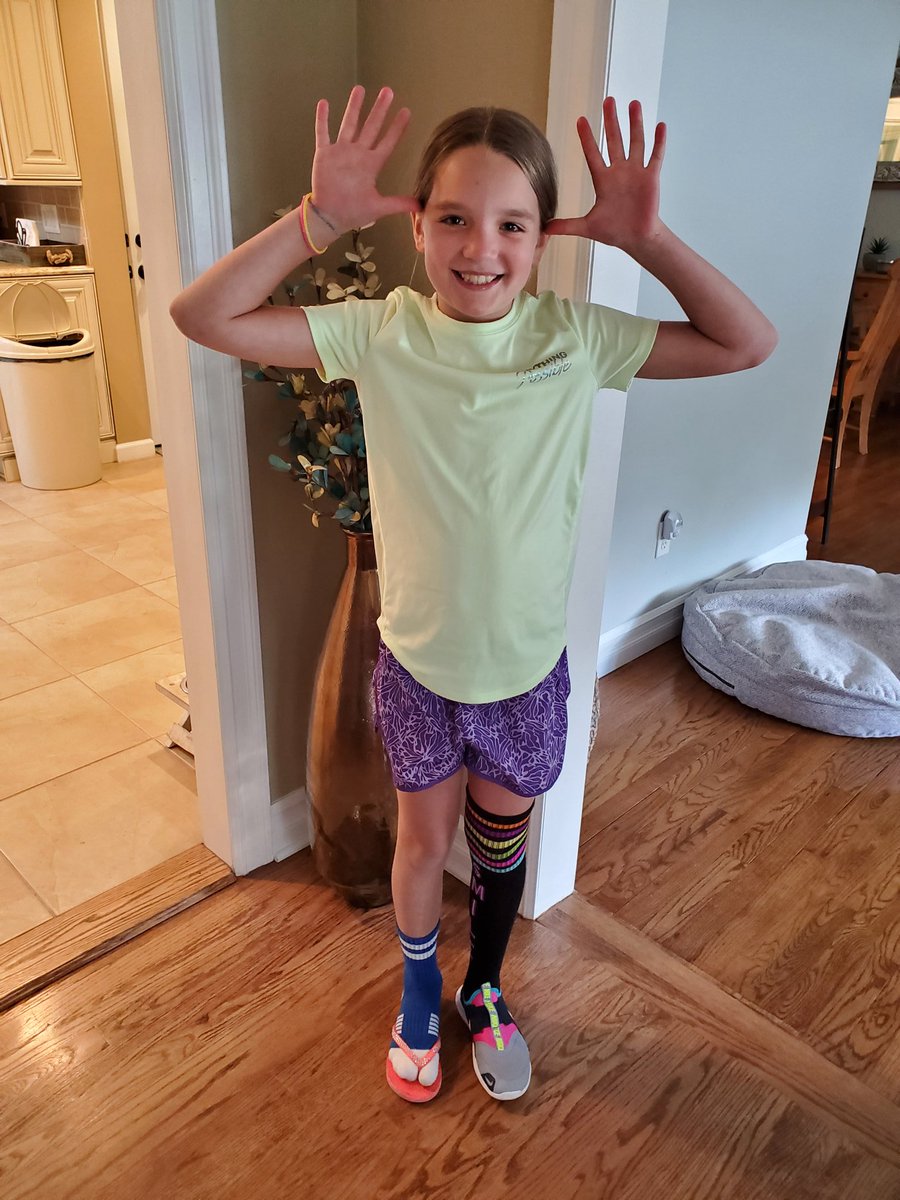OblojJennifer's tweet photo. @OquenockWI 
Spirit Week...Mismatched Day!!! 
#oquenockyoursocksoff https://t.co/4WRSC4zwUu