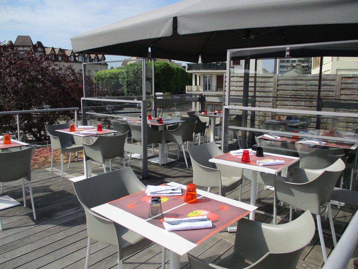 Comme un vent nouveau de liberté flottera à partir de demain à Vernon. Les cafés et les restaurants vont progressivement accueillir leurs clients. Profitons en pour se faire plaisir, tout en les soutenant.
<a href="/vernoncommerces/">LeClubdesCommerçants</a> <a href="/VilledeVernon/">Ville de Vernon</a> <a href="/OfficeNouvelle/">Office de Tourisme Nouvelle Normandie</a>