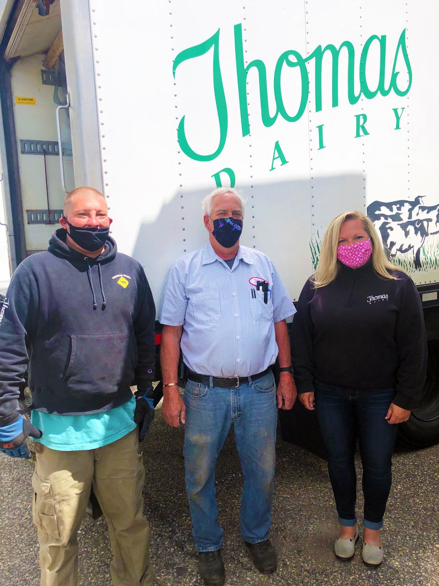 Thank you to our friends at Thomas Dairy for supplying today's #Vermont #FarmerstoFamilies Food Box distribution in Rutland with their local and fresh milk!