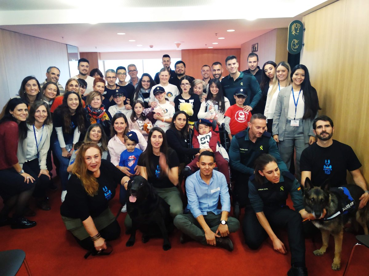 Hoy es un día triste...😥 hace unos días falleció el pequeño Freddy y sus padres quieren repatriarlo a #Honduras. 
Al pequeño lo conocimos en un encuentro el año pasado... Necesitan ayuda para poder hacerlo.
Un RT no cuesta nada y puede ayudar mucho
migranodearena.org/reto/22031/aju…
DEP🖤