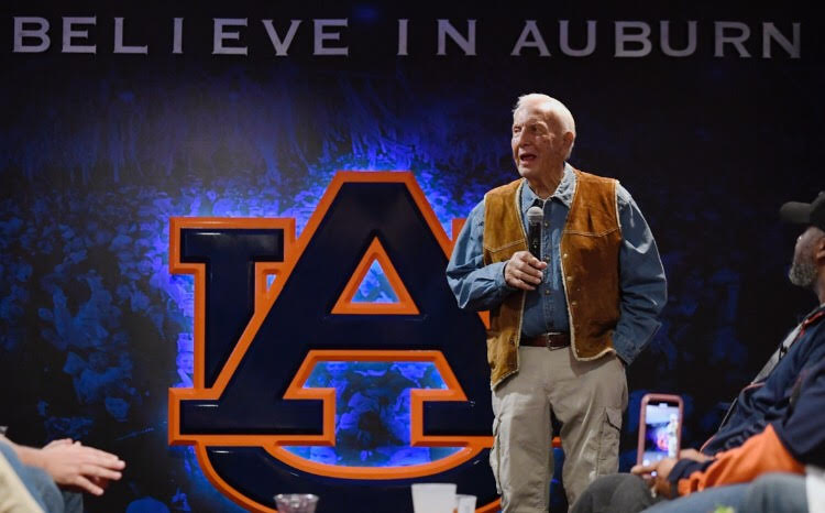 Auburn coaching legend Pat Dye passed away Monday.

Dye was hospitalized with a kidney issue. He tested positive for COVID-19.

He had a 99-39-4 record and won four SEC titles at Auburn from 1981-92. He was inducted into the College Football Hall of Fame in 2005
