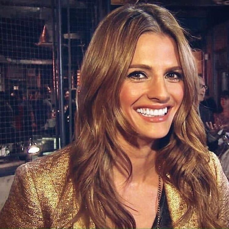 stana_katic_fr's tweet photo. One year ago #StanaKatic posted this pic on Ig
' #FlashBackFriday ๐๐๐๐
#Cheeeeeeeeese
#๐ง '
* Picture from #Castle 100th episode celebration *
https://t.co/QfjGIxulRc https://t.co/trvyAfJDAB