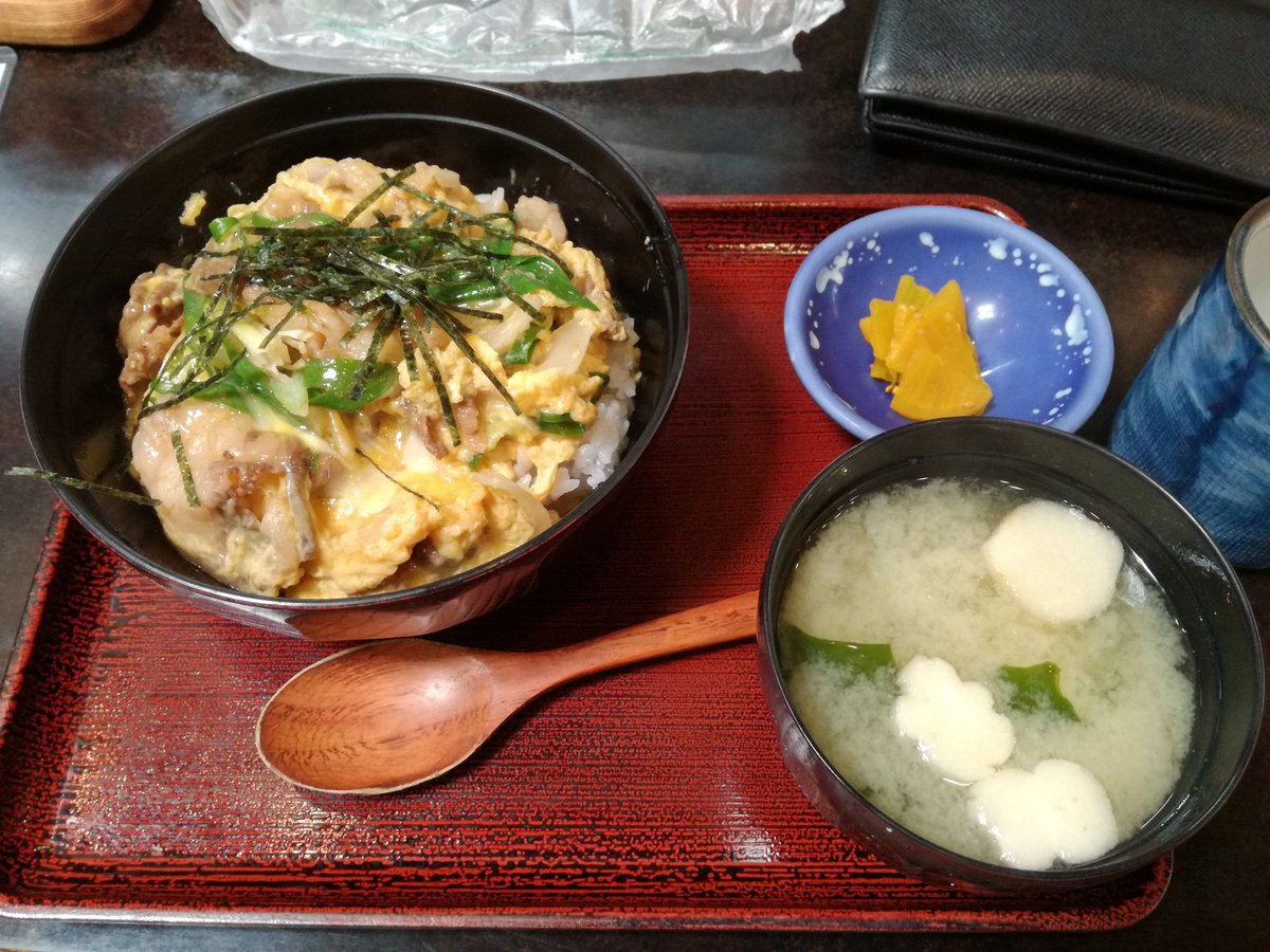 ジョウケン かぶら 滋賀県高島市マキノ マキノ駅からほど近いところにある定食屋さんです たしかこれ他人丼 たまご 鶏 と 豚肉で別々の種だから だったと思う マキノは春は桜 冬はスキー客でにぎわうところで 周辺は思ったより食べ物屋さんがあります