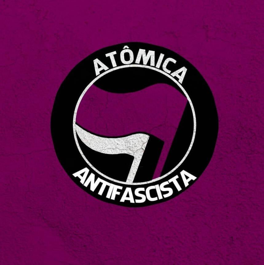 atomica_unb's tweet photo. Nós, físicos e físicas da Atlética Atômica viemos declarar que repudiamos qualquer ato fascista, racista, misógino e homofóbico.

"Se você é neutro em situações de injustiça, você escolhe o lado do opressor." -Desmond Tutu

#BlackLivesMatther
#AtomicaAntifascista
#AntiFascista https://t.co/LdCVFeH7H6