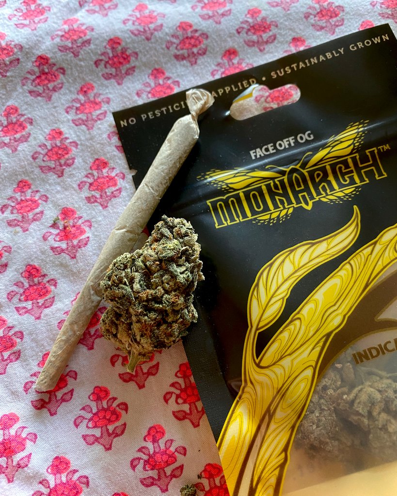 Start the week out on a high note 🌸
-
#monarchgrow #plantpeopleplanet #stayhighmyfriends #cannabislove #lightitup #selfcare #aeroponic #sustainablecannabis #washingtoncananbis #cannabisdaily #cannabisgrow #cannabisplant