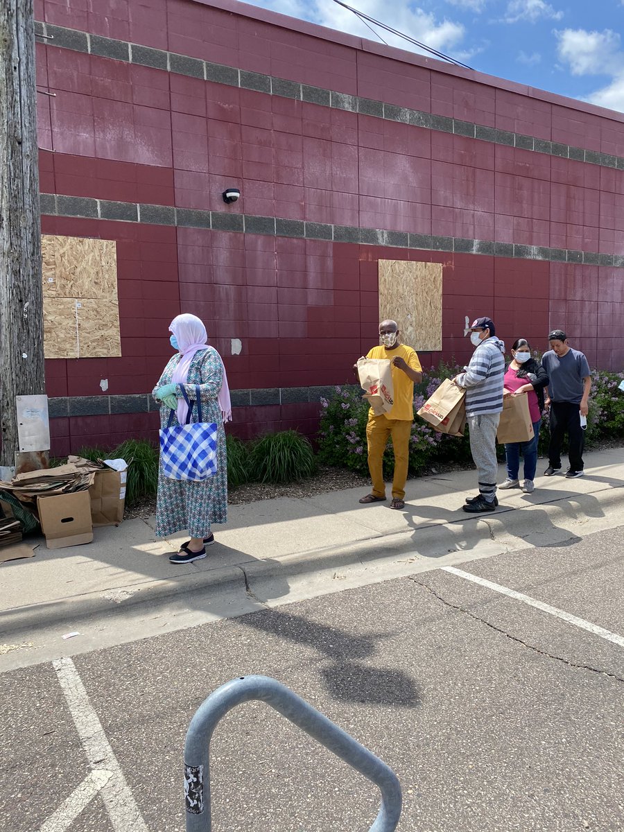 UMNCUHCC's tweet photo. Monday June 1. Free food and Care items in cuhcc parking lot. We have lots of items and we will be here until 2pm!! https://t.co/5BBXZtFI1w