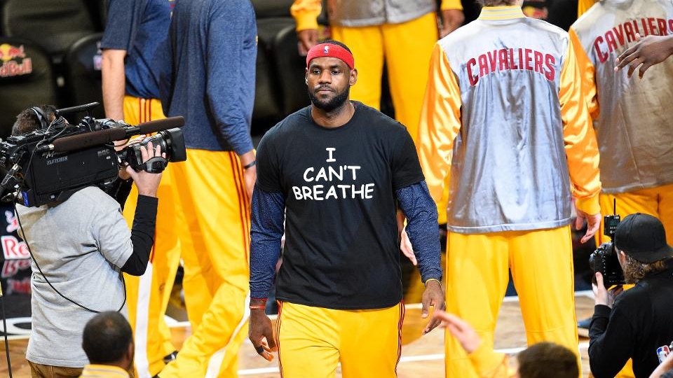 Forbes's tweet photo. NBA legends, past and present, took to social media to voice their support of demonstrators this weekend, while many NBA players took to the streets to march alongside protesters https://t.co/Hb5ekHUMAc https://t.co/F2hTRpgf7T