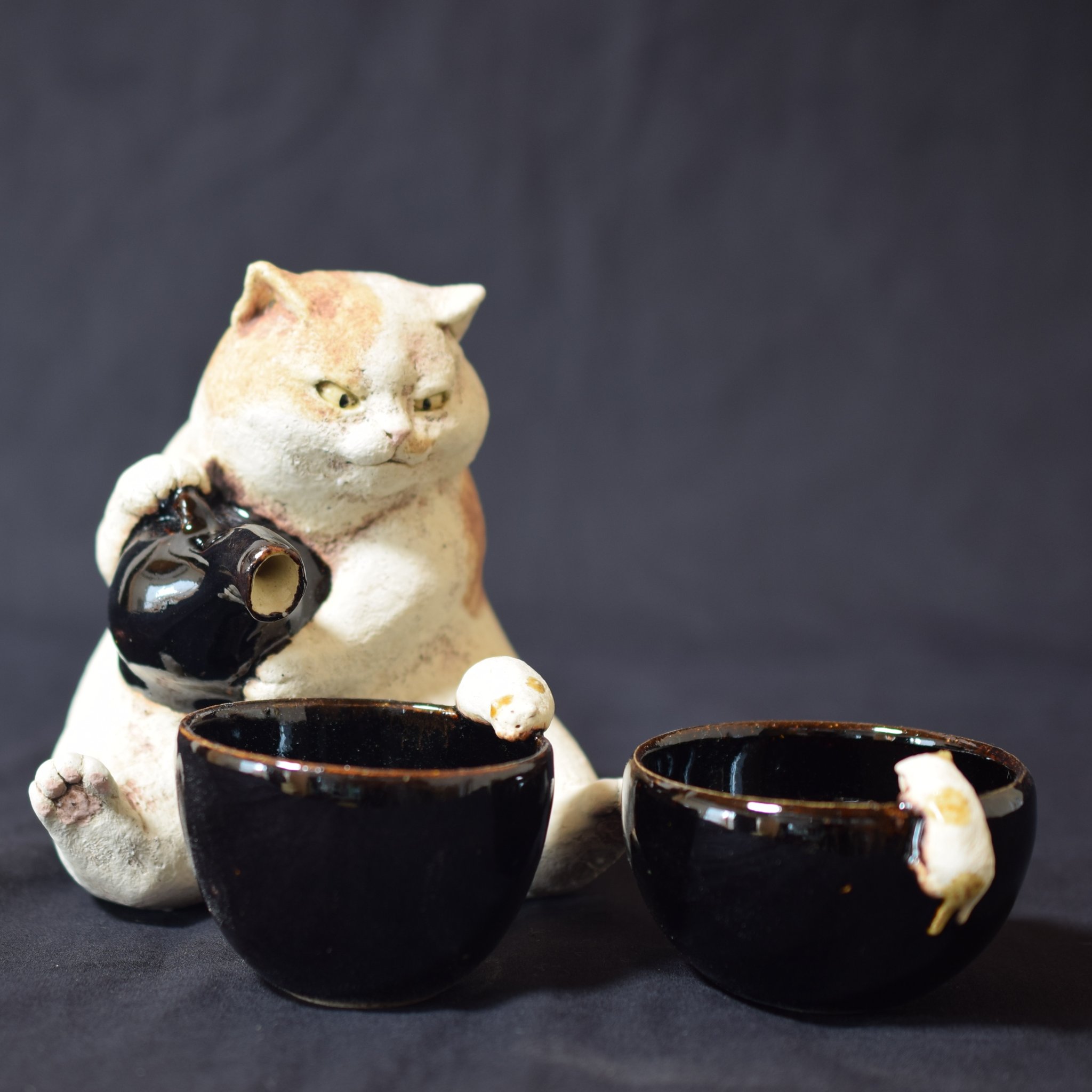 白亜器　猫徳利　とっくり　茶トラ Amazon.co.jp: 白亜器 猫徳利 とっくり 茶トラ : ホーム＆キッチン