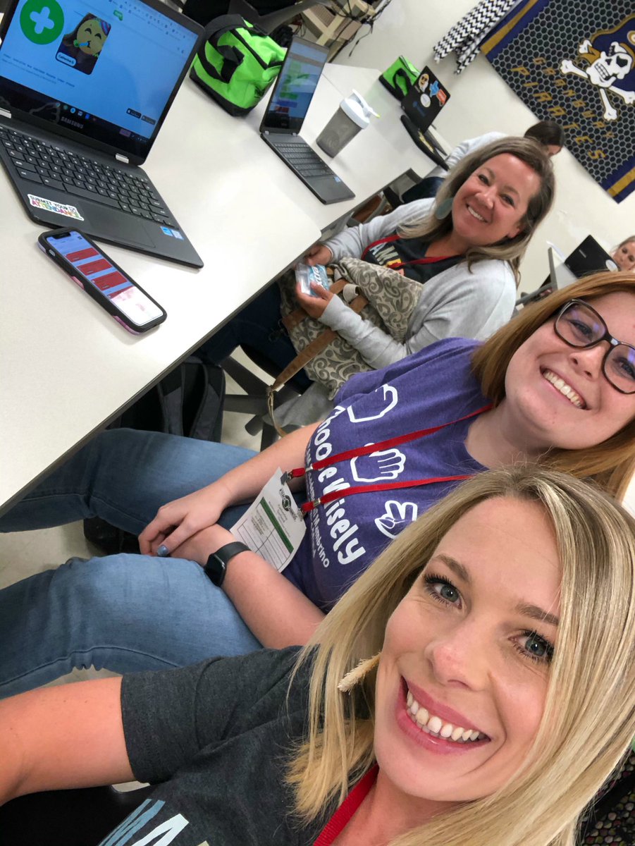 Catching the Flipgrid fever! Thanks <a href="/wpacanowski119/">Whitney Pacanowski</a> and <a href="/Sanchez1stAES/">Shannon</a> for the great tips!! #MambrinoSTEAM #Teach4gr8ness