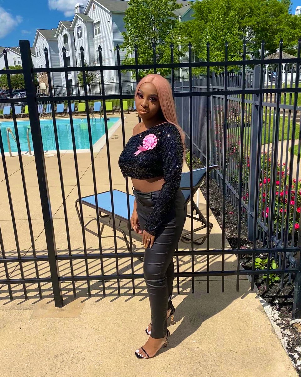 keepinupwifday's tweet photo. Forgot to post my pictures from yesterday 😍… #cheersto18🥂 https://t.co/3RnngC0c0C