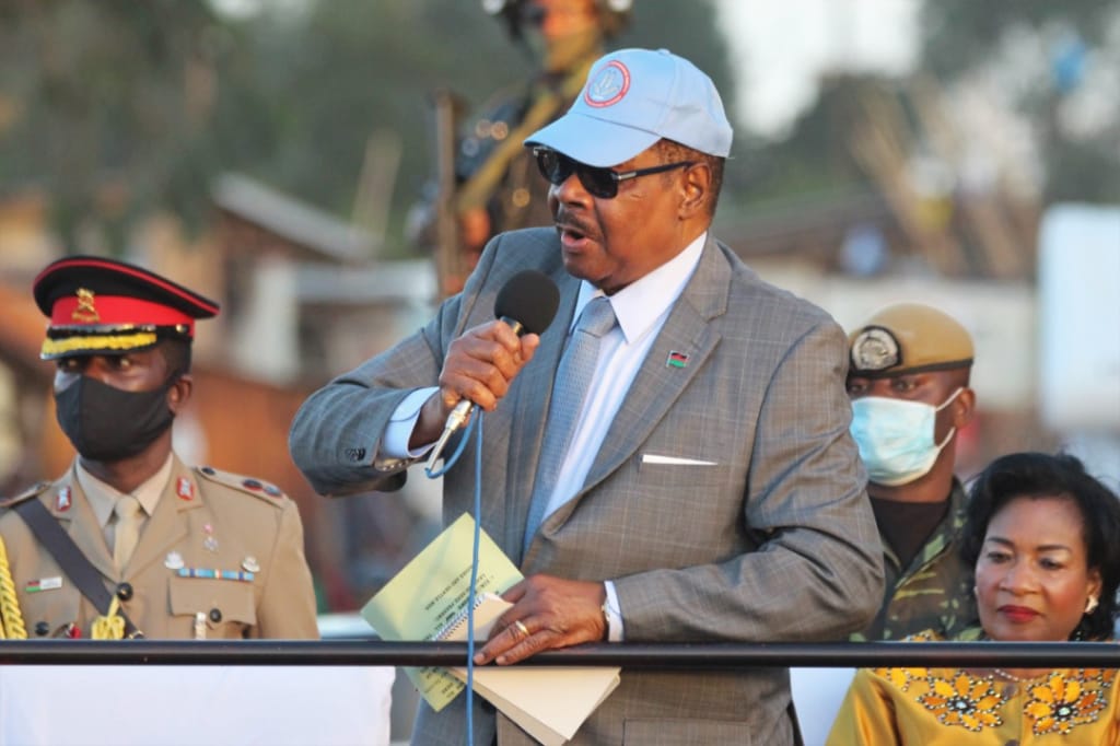 clementkledo's tweet photo. Ndiye kuti otsutsa akuchokera kumene ku operation yochotsa dzinyalala mmakutu awo?
Mesa ankati samamva zomwe amalankhula @APMutharika? #Muchila #MoreToCome! https://t.co/GieklIKfRD
