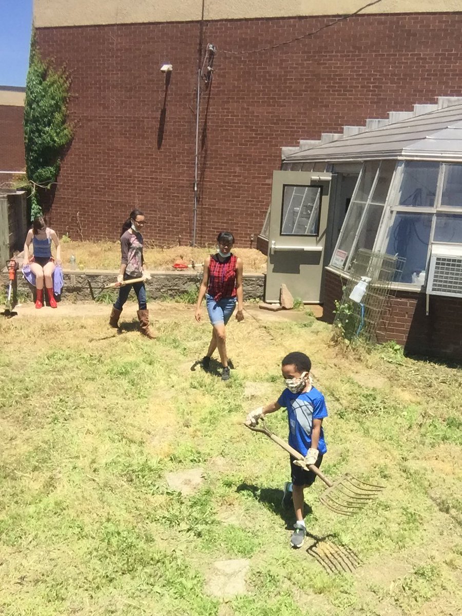 mackramentoking's tweet photo. @mcgavock_high putting in a lot of work with the up and coming #FFA student officers. Does anyone want to donate 30 minutes with a riding lawnmower? Contact @lillianbaird615 @MetroSchools https://t.co/4F2AMK1TeL