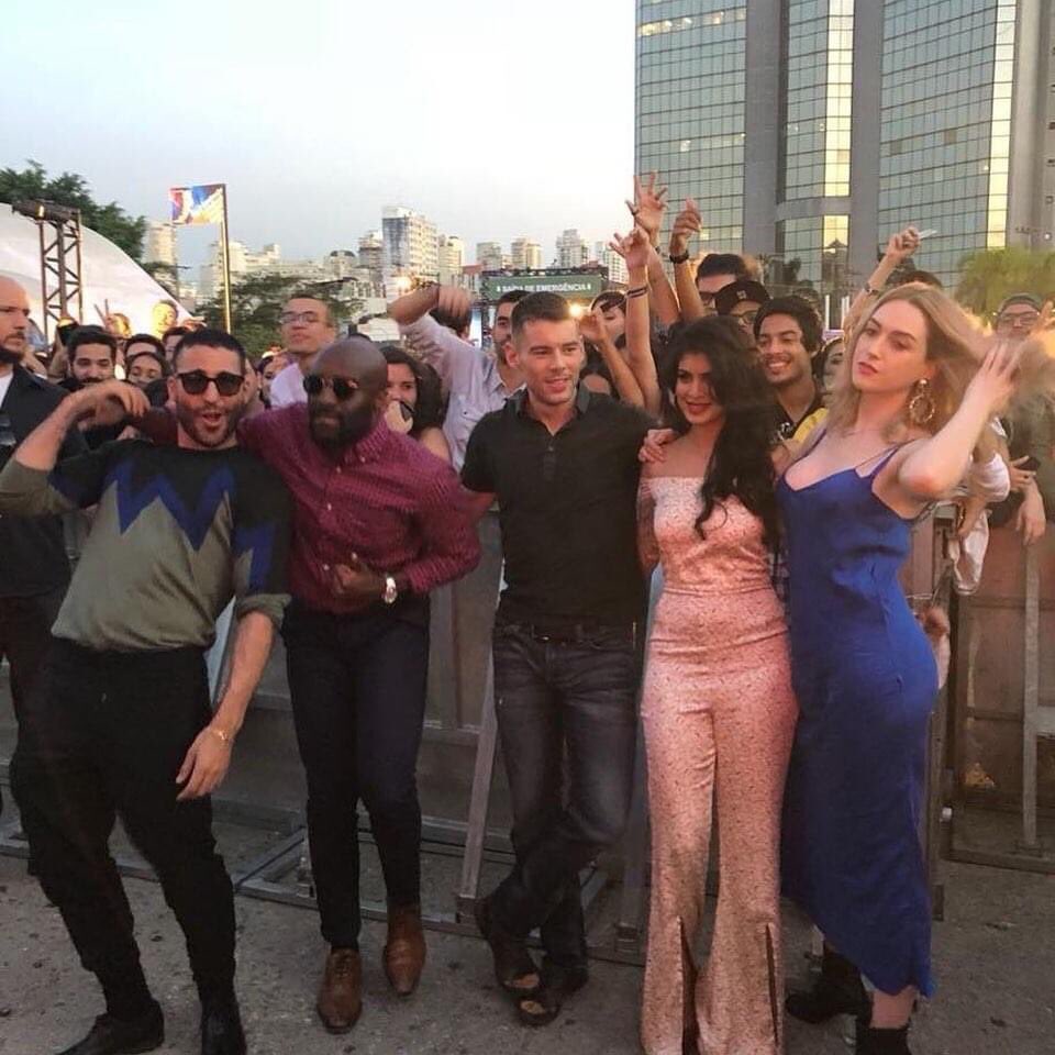 csalgado75's tweet photo. I miss the cluster. ❤️ @ma_silvestre @BrianJacobSmith @MsJamieClayton @desaitina @TobyOnwumere #Sense8 #Brasil #1june2018 #SaoPaulo #saudade ❤️❤️❤️❤️ https://t.co/Gp1OocKtRq
