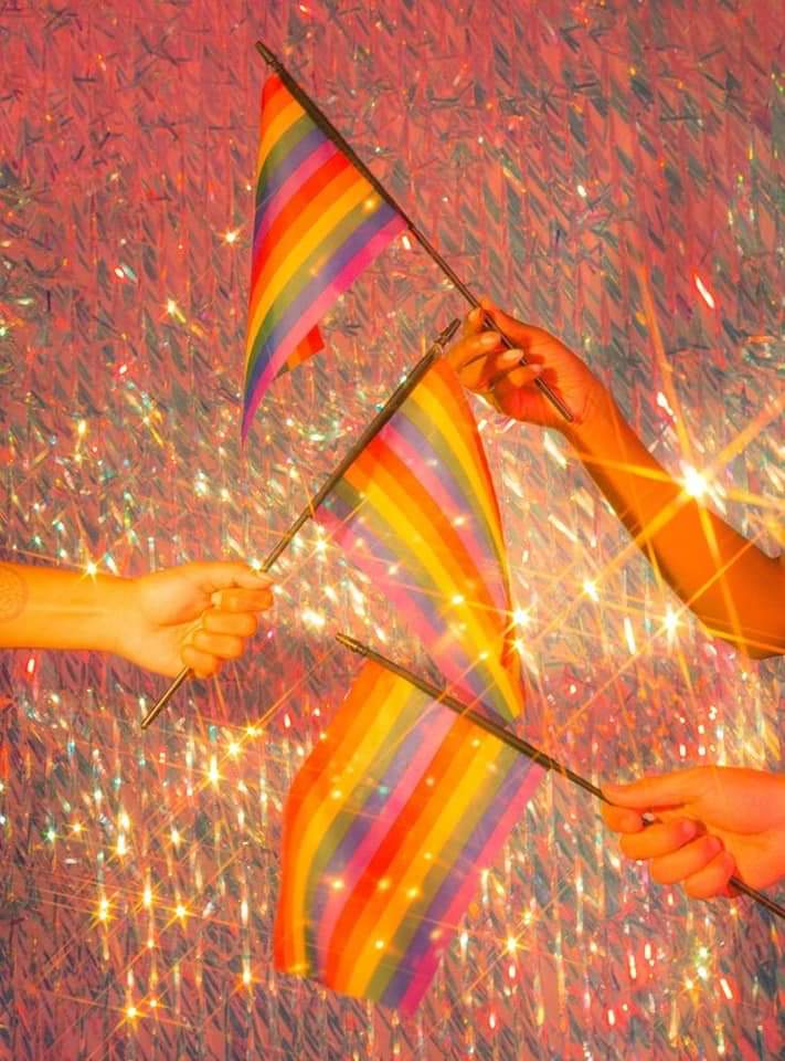goldencgarettae's tweet photo. La mitad de mi twt / la otra mitad de mi twt
#Anonymuos #HappyPrideMonth https://t.co/JnSXREGARy