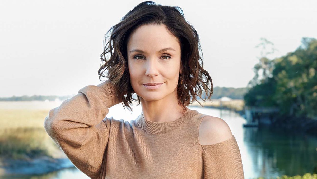 Happy Birthday to Sarah Wayne Callies! 🎉🎂