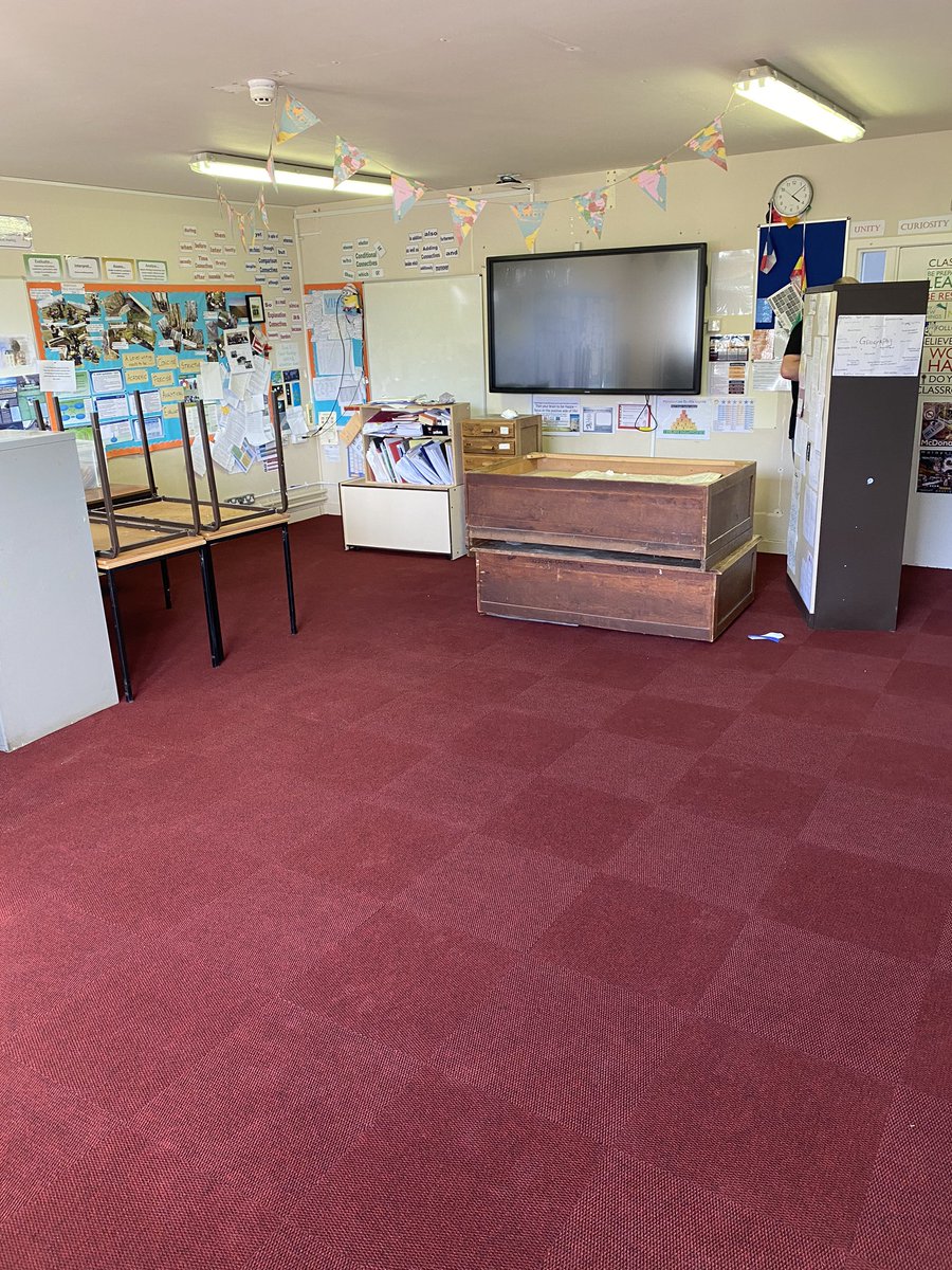 GalleryCarpet's tweet photo. 1st day back after lockdown &amp; @HeckmondwikeFB hobnail tiles being  laid in Upton school Slough ready for re opening of the school fitted by kris &amp; Matthew https://t.co/pVjLy6cqwT