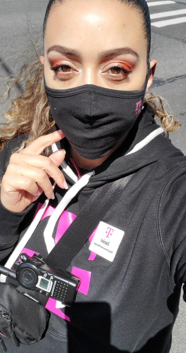 just_janiri's tweet photo. Back at it again #tmobile #Covid_19 #teammagenta #bqli #linw https://t.co/zgOCw0ghkF