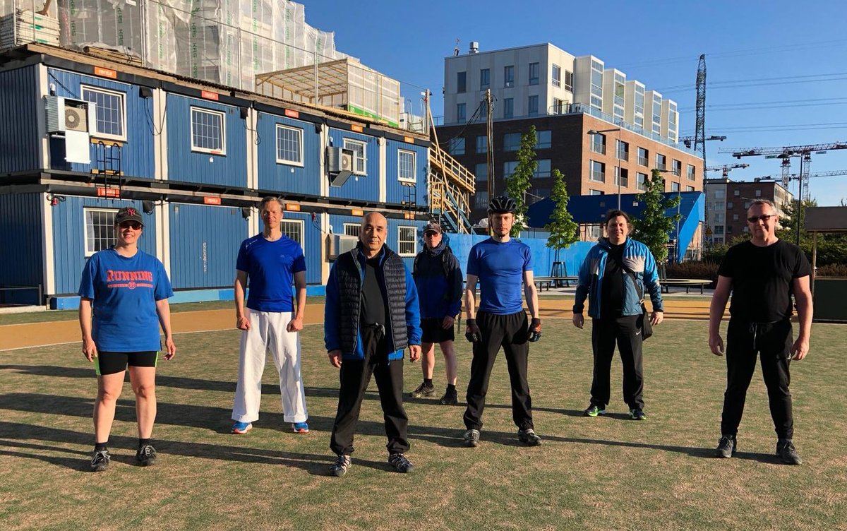 GenbukaiInfo's tweet photo. Treenit alkoivat taas tänään koronatauon jälkeen. Treenaamme nyt Kalasataman puistossa ma, ke ja to klo 18.30. #karate #budo #kobudo #genbukai #shorinjiryu https://t.co/vZIrJkyaPh