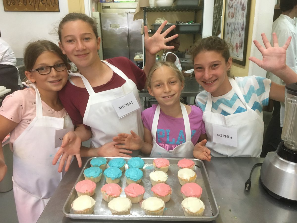 ChefEricCrowley's tweet photo. We miss our students! Zoom coming soon! #onlinecookingclasses #zoom #onlinekidsclasses #onlinekidscamp #cheferic #culinaryclassroom #chefericsculinaryclassroom #chef #LACookingschool #LAcookingclasses #kidscooking #kidsbaking #summercamp #onlinesummercamp #covid #cook #bake #yum https://t.co/VyV4fYh1da