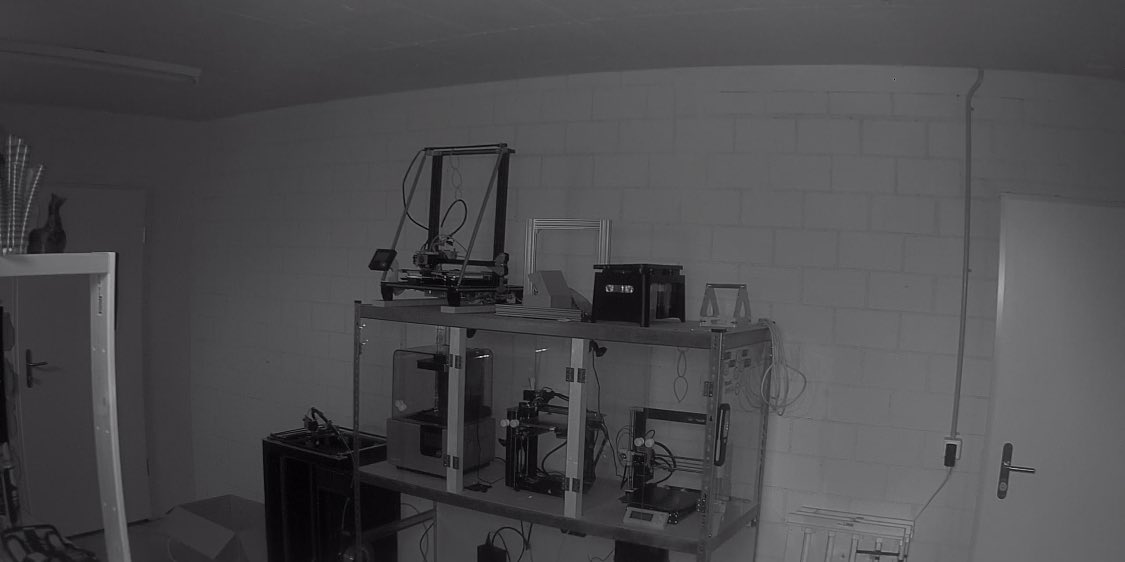 3DMakerHub's tweet photo. First arrangement from my new print room. Just packed everything inside and installes my cam. Lots of stuff needs to be done but one step closer to perfection. #3Dprinting #3dprinter  #cave #makerspace #mancave https://t.co/XTSsjOdiZ1