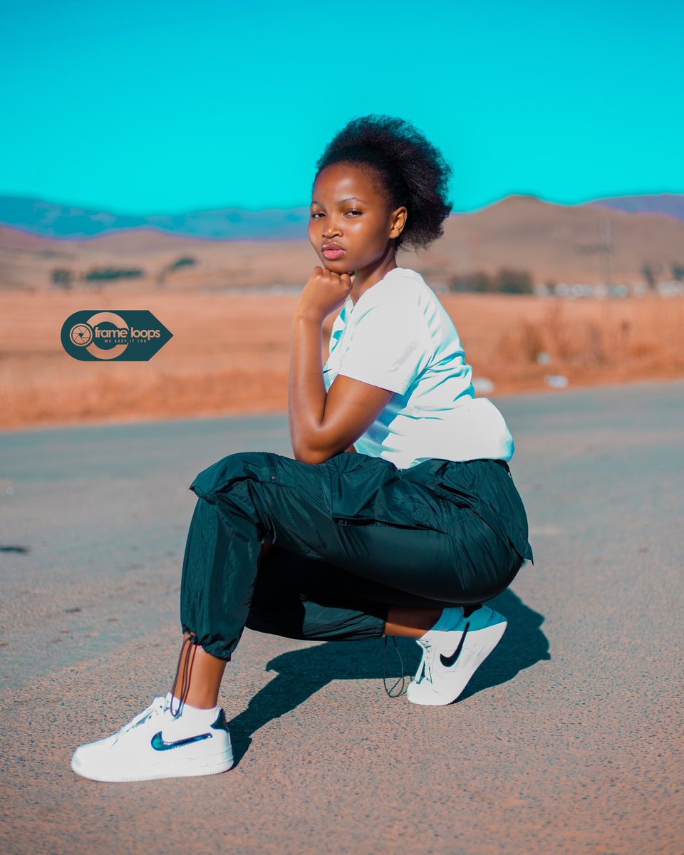 frameloops's tweet image. #beautiful #dolar #portraitphotography