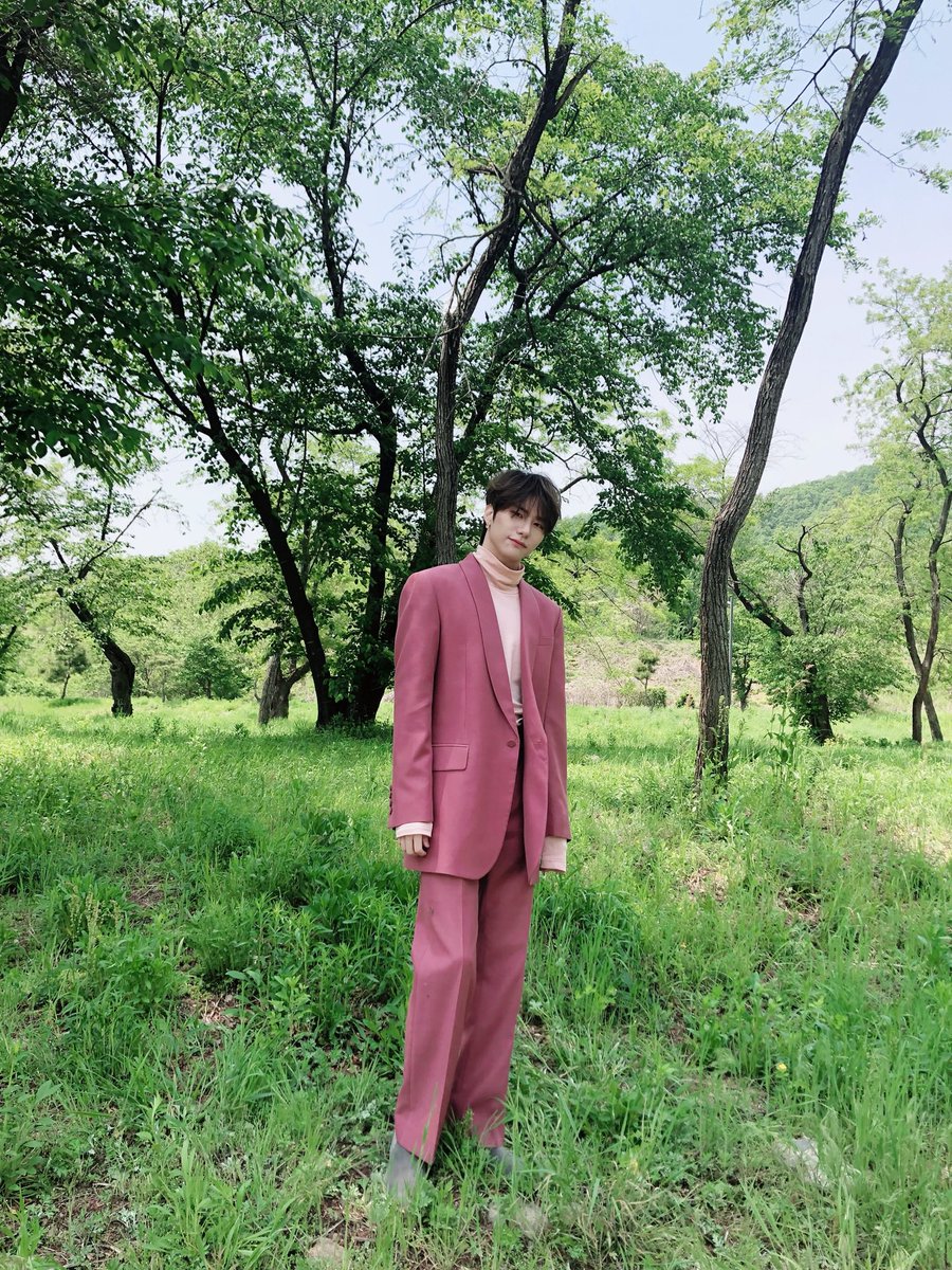 ㅤ 🚨 · mαʏdαʏ  ♡ #updɑte ρhoto
ㅤ╱🎤 : 💙💛 메이데이 많이 기대해주세요! ⌡

🖱tɑgs：#vıcton #sınger #ρomρeıı #mαʏdαʏ