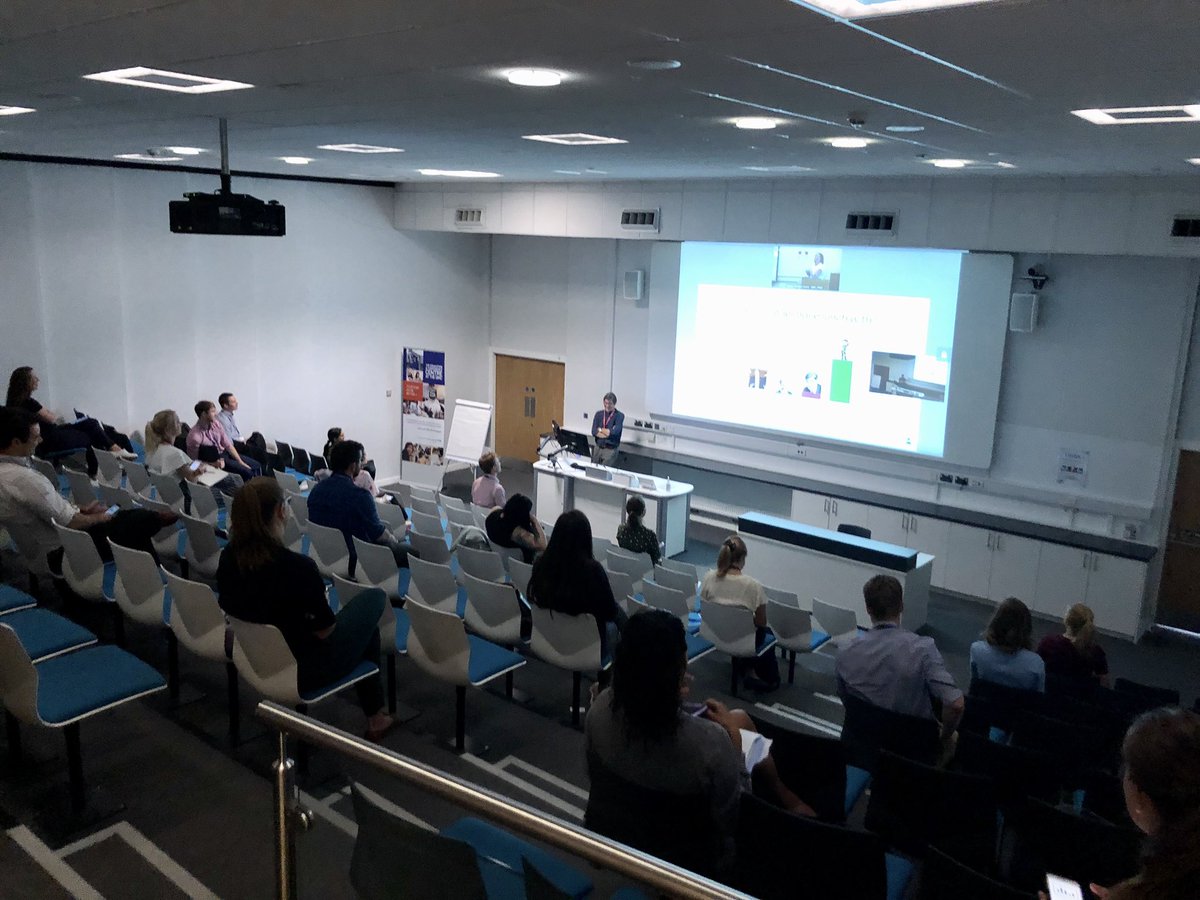 Welcome! Today at City Hospital & QMC was FiY1 Induction for our newest recruits @TeamNUH Here they are sitting socially distanced in our lecture theatre @NUHPMED The graph shows their answers to who they’d like to have lunch with today. The majority chose...their mum!#NHSheroes