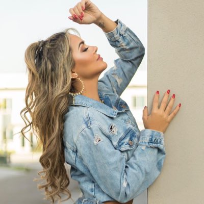 HannaMusik's tweet photo. #NuevaFotoDePerfil https://t.co/h5U71qZ06v