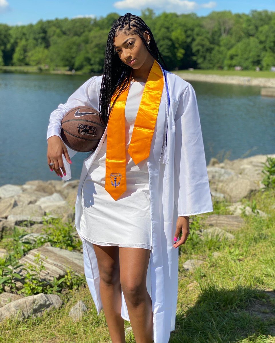 awebbreese's tweet photo. Today was a good day #graduation2020 https://t.co/0SlpWPIOnP