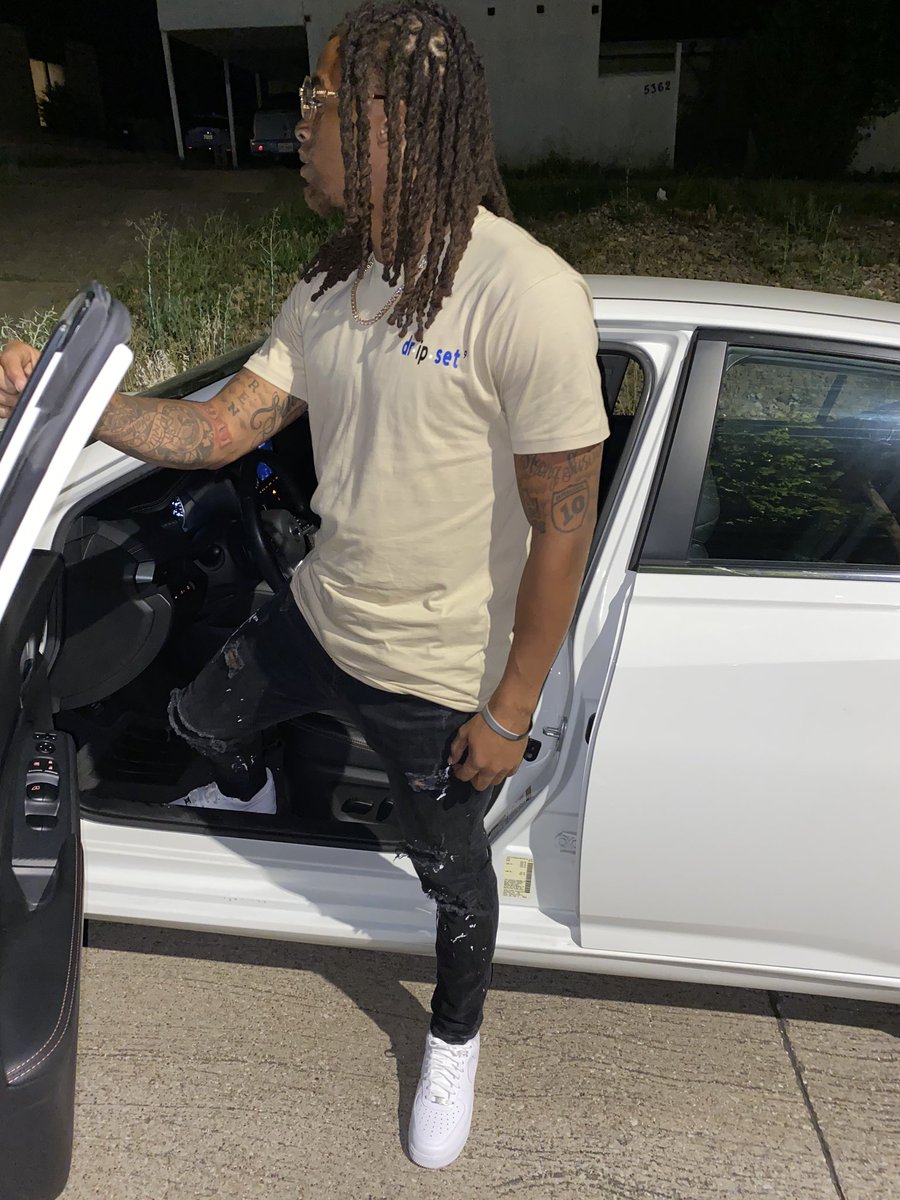 StopIt_5ive's tweet image. Used risk my life for designer 🦅 now I created my own 💧 #Dripset #DripSellitself