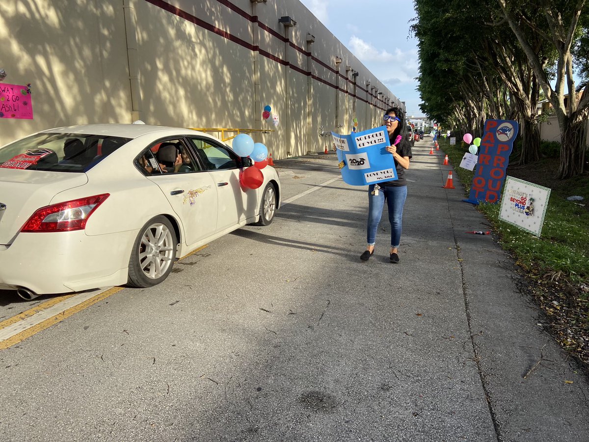 PinesPatriots's tweet photo. Today we celebrate the accomplishments of our scholars as they continue their journey towards graduation! Thank you 8th-grade teachers and parents for guiding and always believing in them. #MovingUpCelebrationParade #ClassOf2024 #HSbound #PinesPride @CSUSAhq @rwindlerfreitag https://t.co/KDkSwOBkRD