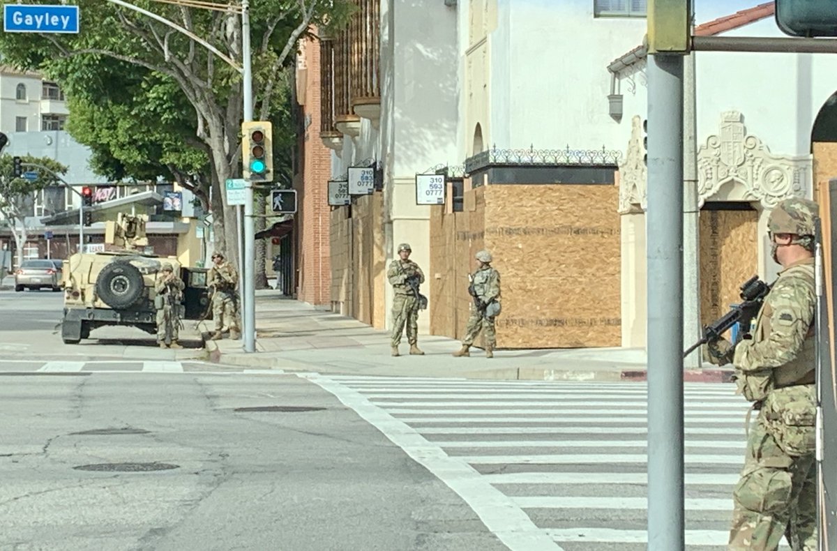 RobertNBCLA's tweet photo. #Westwood: #NationalGuard preparing for curfew. https://t.co/xUEauayucx