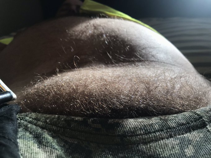 2 pic. https://t.co/7vmKYFn9ND                         This guy is always so dirty when he gets home