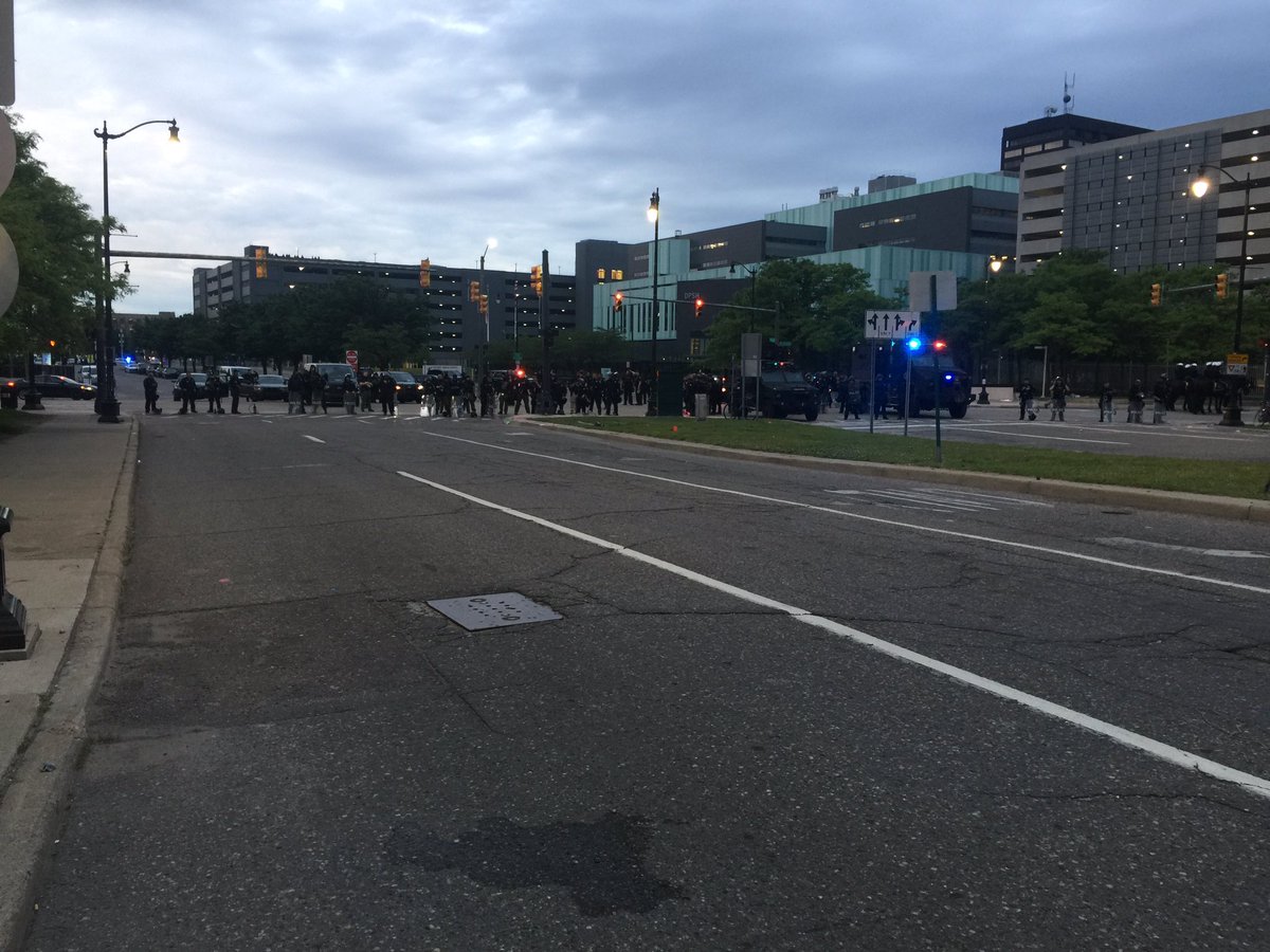 elrick's tweet photo. Police are starting to take off their protective gear. @MayorMikeDuggan is talking to one of the organizers by phone.
Tonight was a peaceful, healthy expression of free speech.
Detroit, it took us a few days, but we got this right tonight! @freep https://t.co/7AmgPaObur