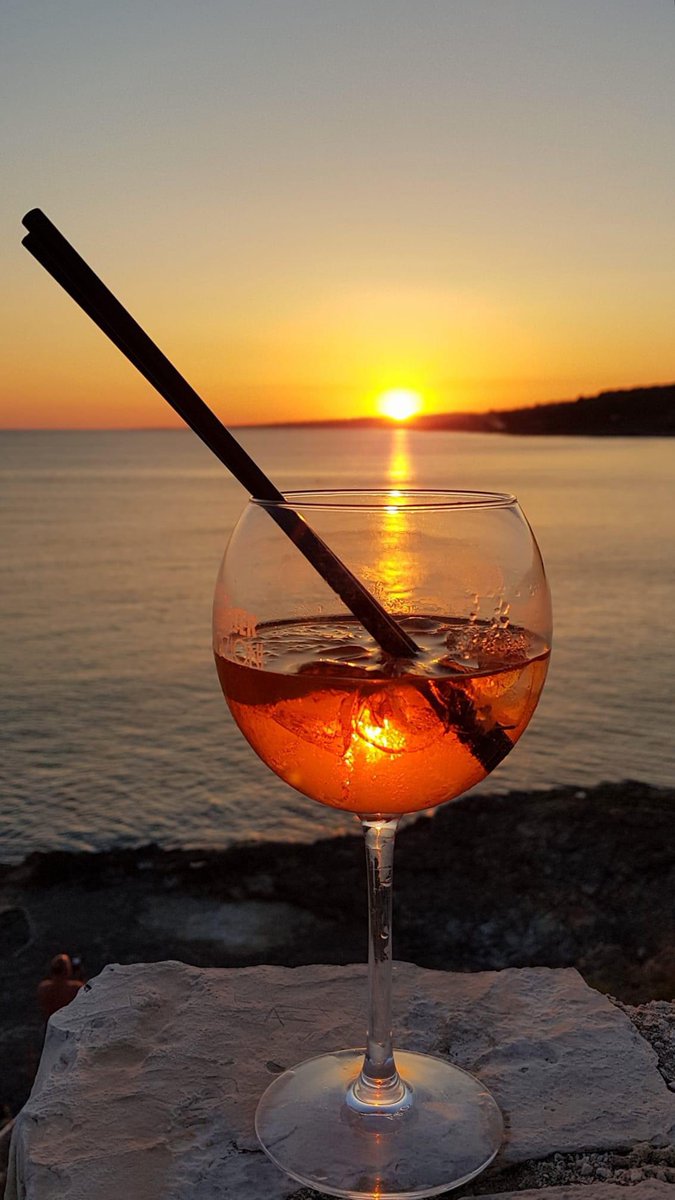 solsalentoleuca's tweet photo. Aperitivo al tramonto #solsalento #leucaduemari #santamariadileuca #ilcentroescursioni 
https://t.co/OfSq94pGGc https://t.co/OmxWlKoV4p