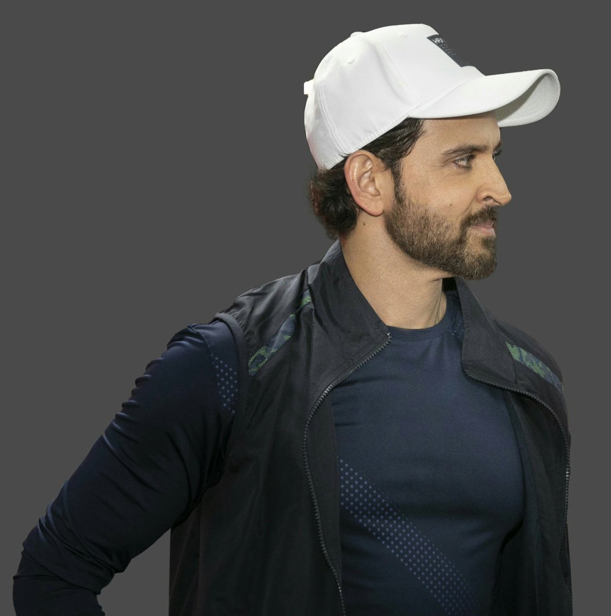 zzssh_'s tweet photo. #HrithikRoshan โค
#Anoopdevaraj ๐ท https://t.co/UJv0Mj3y88