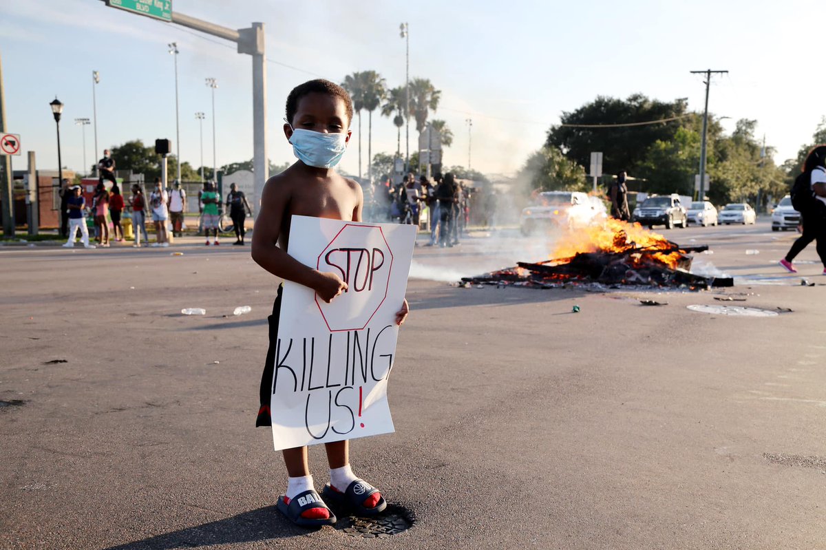 I cannot stop thinking about this photo of this child, taken in 2020, in America. 

(Douglas Clifford, Tampa Bay Times)
