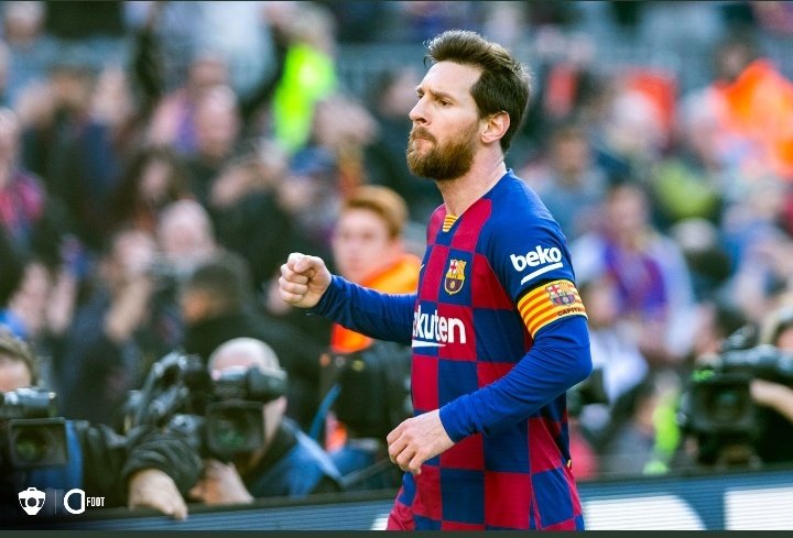 MOMOTHIAM201's tweet photo. La clause permettant à Lionel Messi de quitter le FC Barcelone gratuitement a expiré hier. (@ESPNFC) https://t.co/Px9520AxOb https://t.co/cYU3XHuEoK
