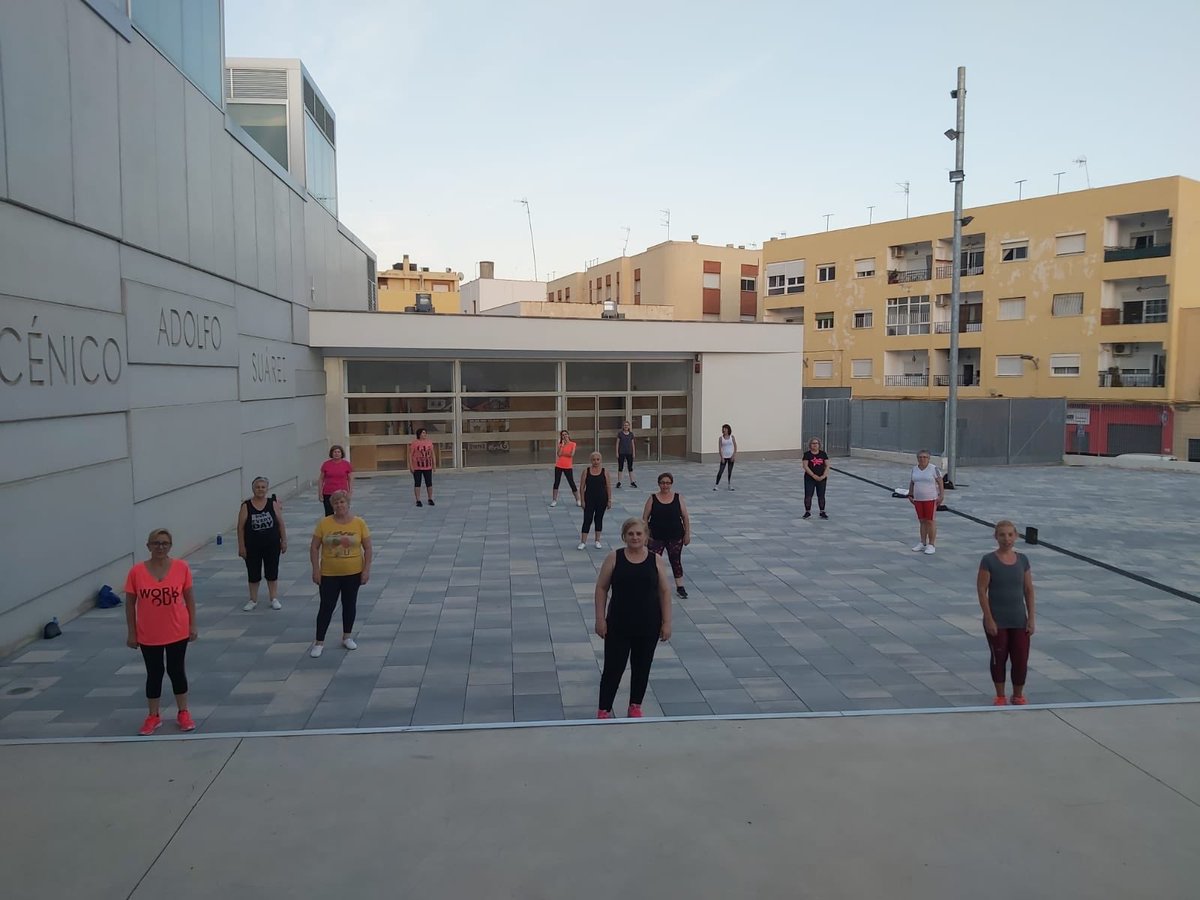 Hoy ha vuelto la actividad física con el Club Deportivo de Actividades Dirigidas Viator. Actividad al aire libre, respetando las medidas sanitarias y a puerta cerrada. #ReactivandoViator