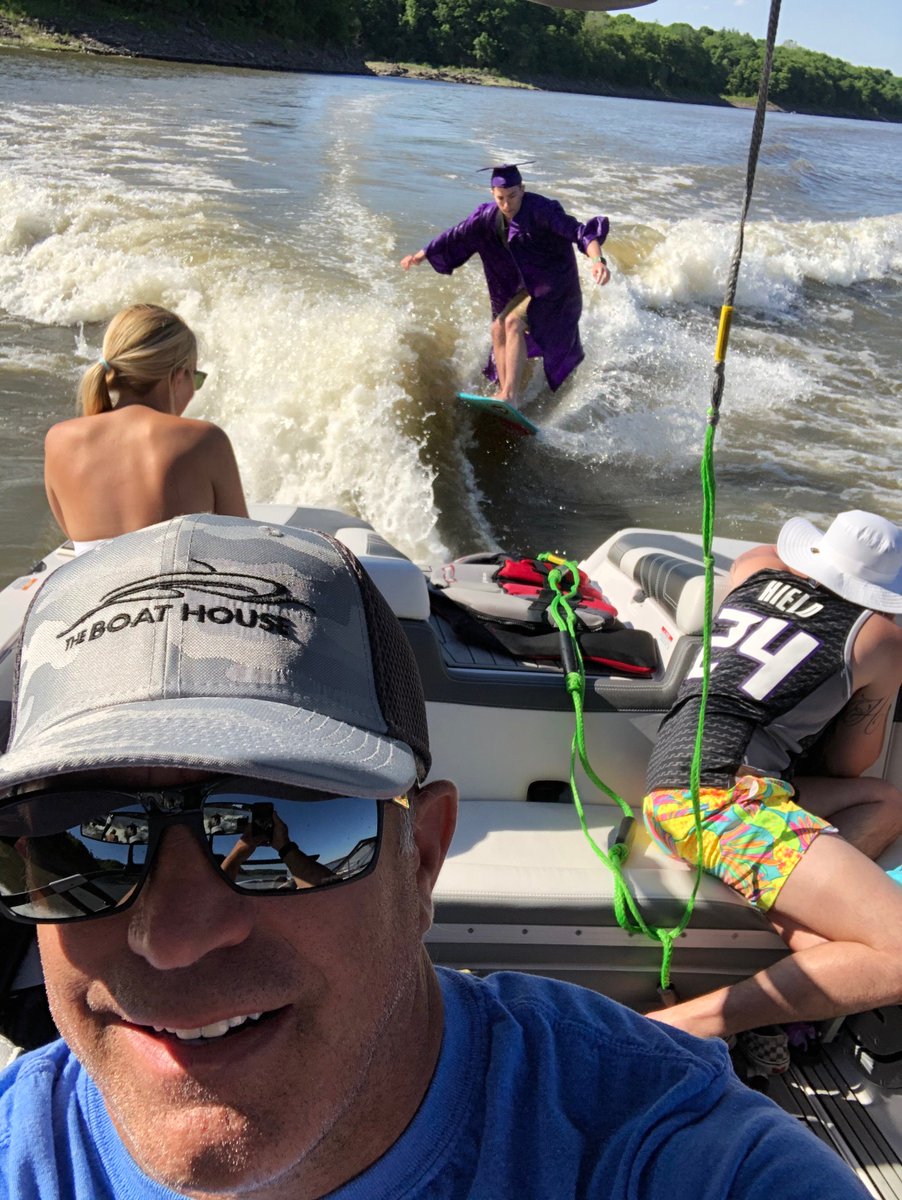 boathouseh2o's tweet photo. Huge s/o to all the grads out there!! πBryan Haas & his family hit the water this weekend to celebrate Braden's HS graduation on their 15' G23! Nautique Boats #thisisboating https://t.co/FNigbL78zl
