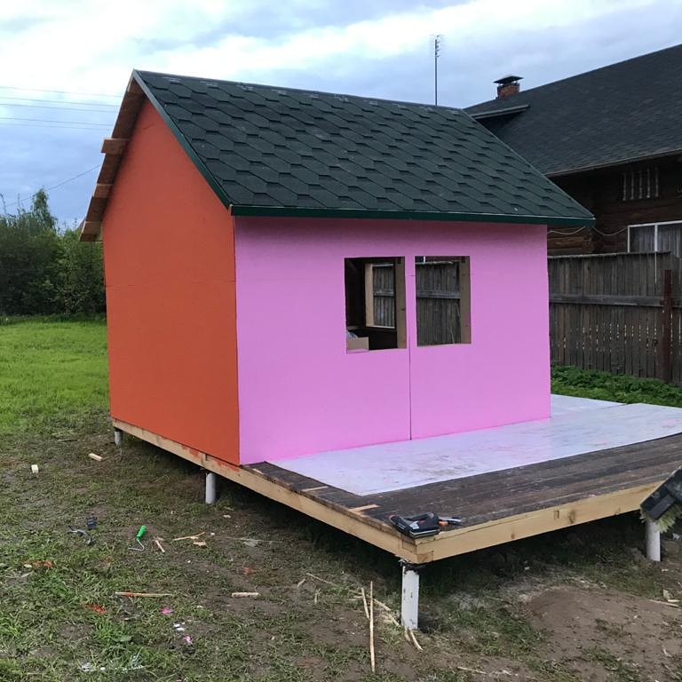 Marinushka_2011's tweet image. Процесс монтажа детского домика. @projectstyleexpo #домик #детскийдомик #игроваяплощадка #изготовление #дети #детство #игры #песочница #projectstyleexpo