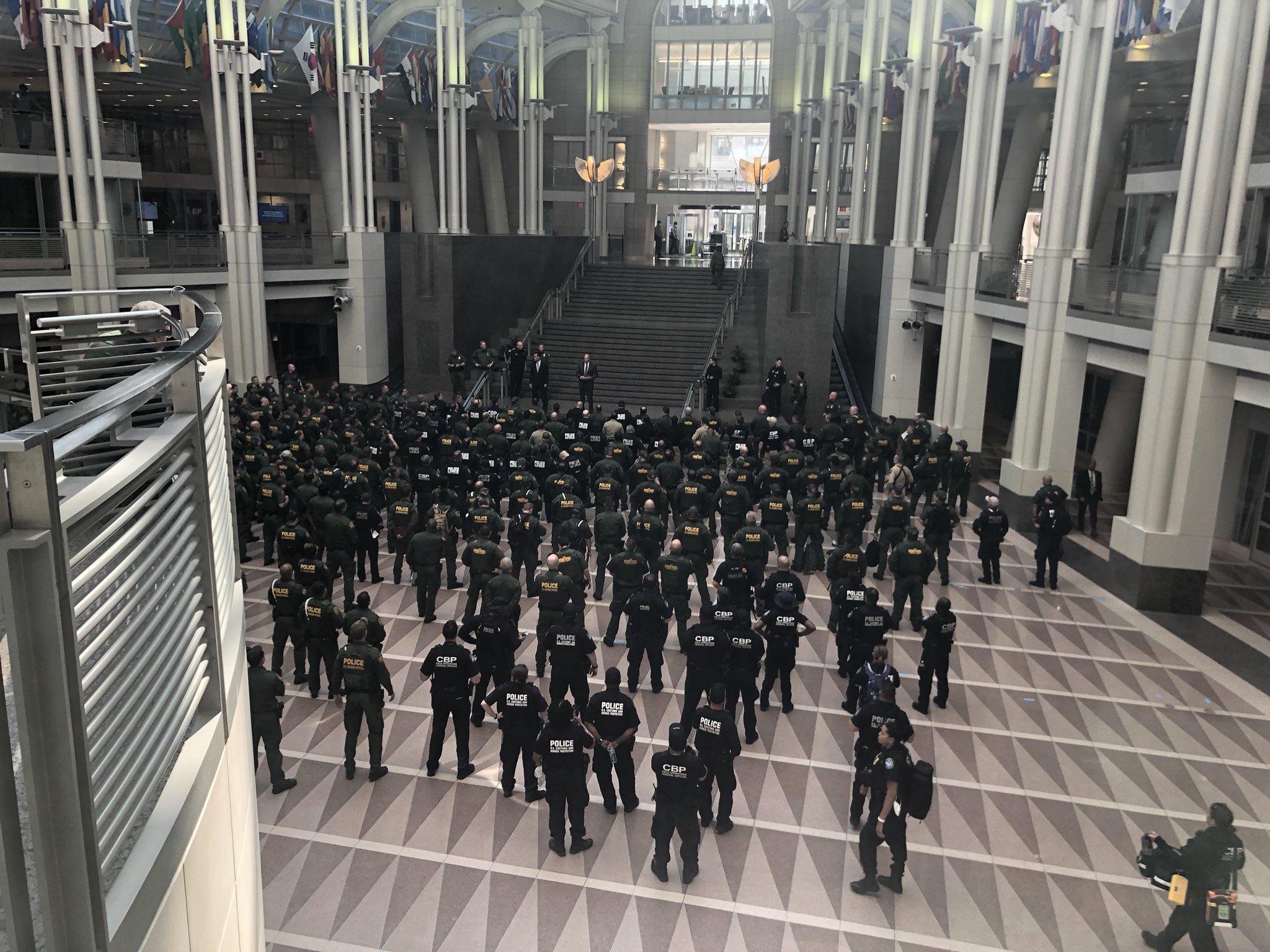 EZdEn7BXgAYbG10?format=jpg&name=large